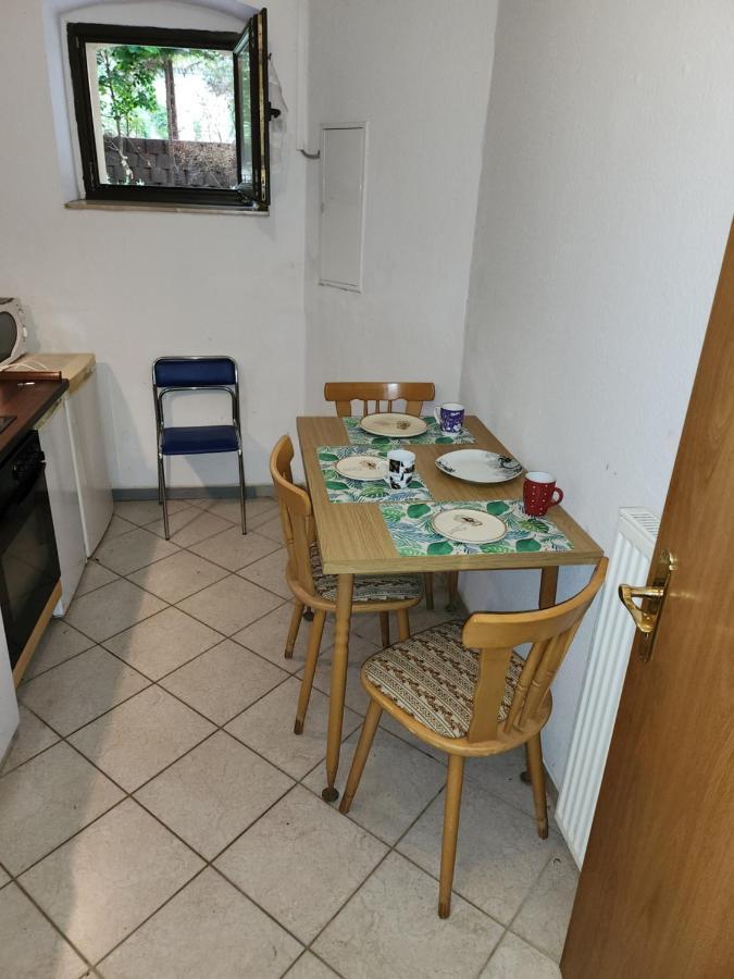 Ferienwhg Halle Relax-Oase: Spacious Apartment with Flexible Sleeping Arrangements Exterior photo