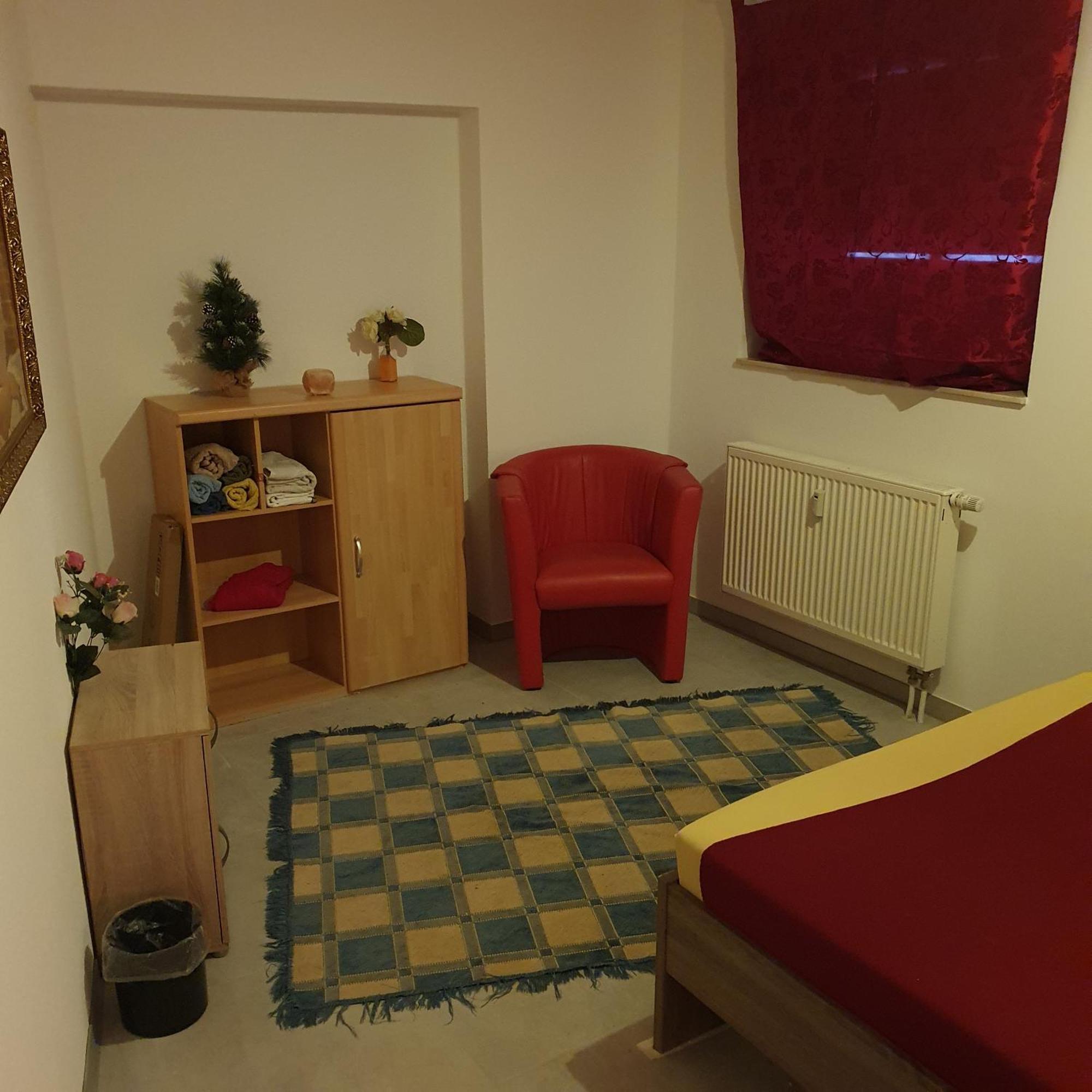 Ferienwhg Halle Relax-Oase: Spacious Apartment with Flexible Sleeping Arrangements Exterior photo