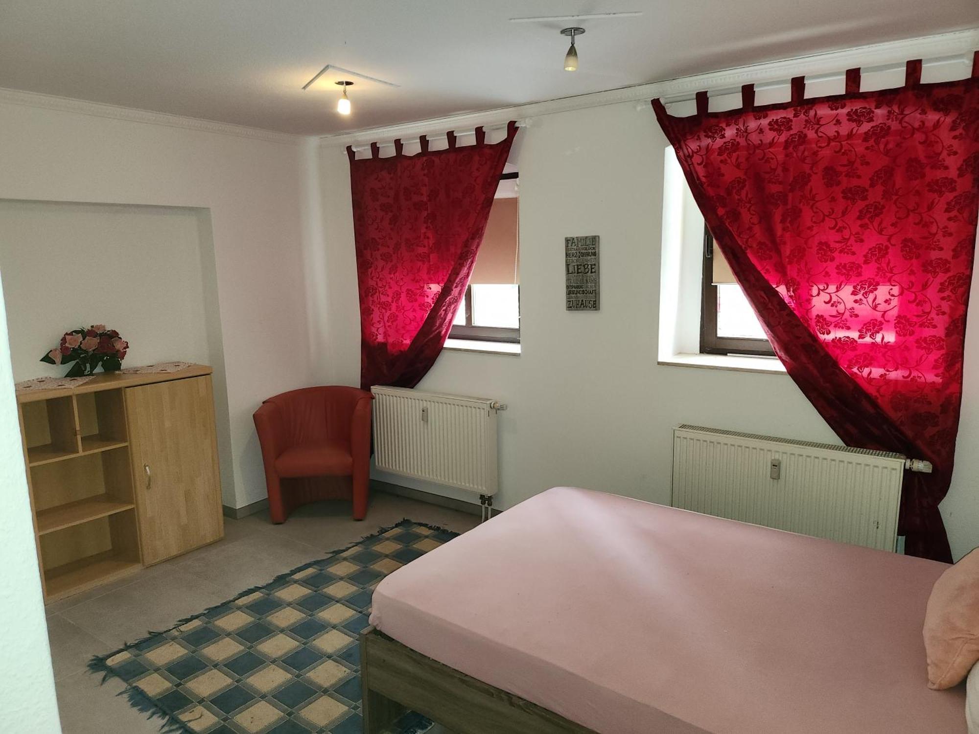 Ferienwhg Halle Relax-Oase: Spacious Apartment with Flexible Sleeping Arrangements Exterior photo